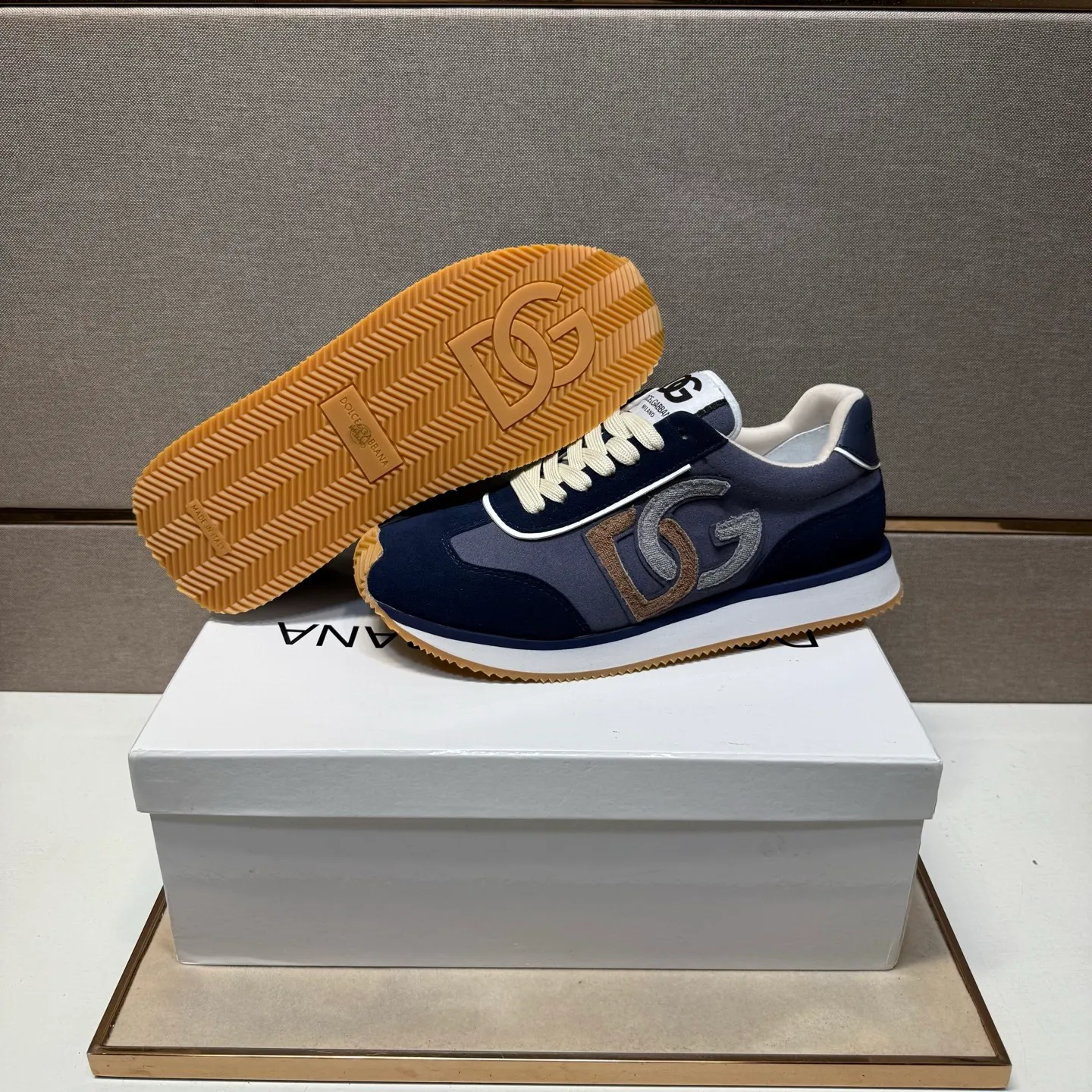 ⬛️Men's shoes💰p462 【DG～】Couple casual shoes 2025z cabinet sales simultaneously 🔶Size: 36-44#️⃣ 🔷1 color🔜The upper is made of multi-material splicing ➕Genuine leather lining, comfortable and breathable, sole: original comfortable and wear-resistant outsole, ⚠️real thing📱photographed🎬real thing is better📢📢📢
